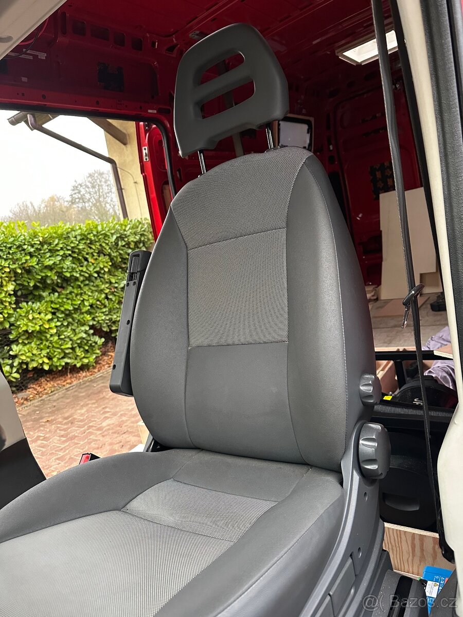 Fiat Ducato – kompletní přední sedadla jako nová (r.v. 2018) - 5