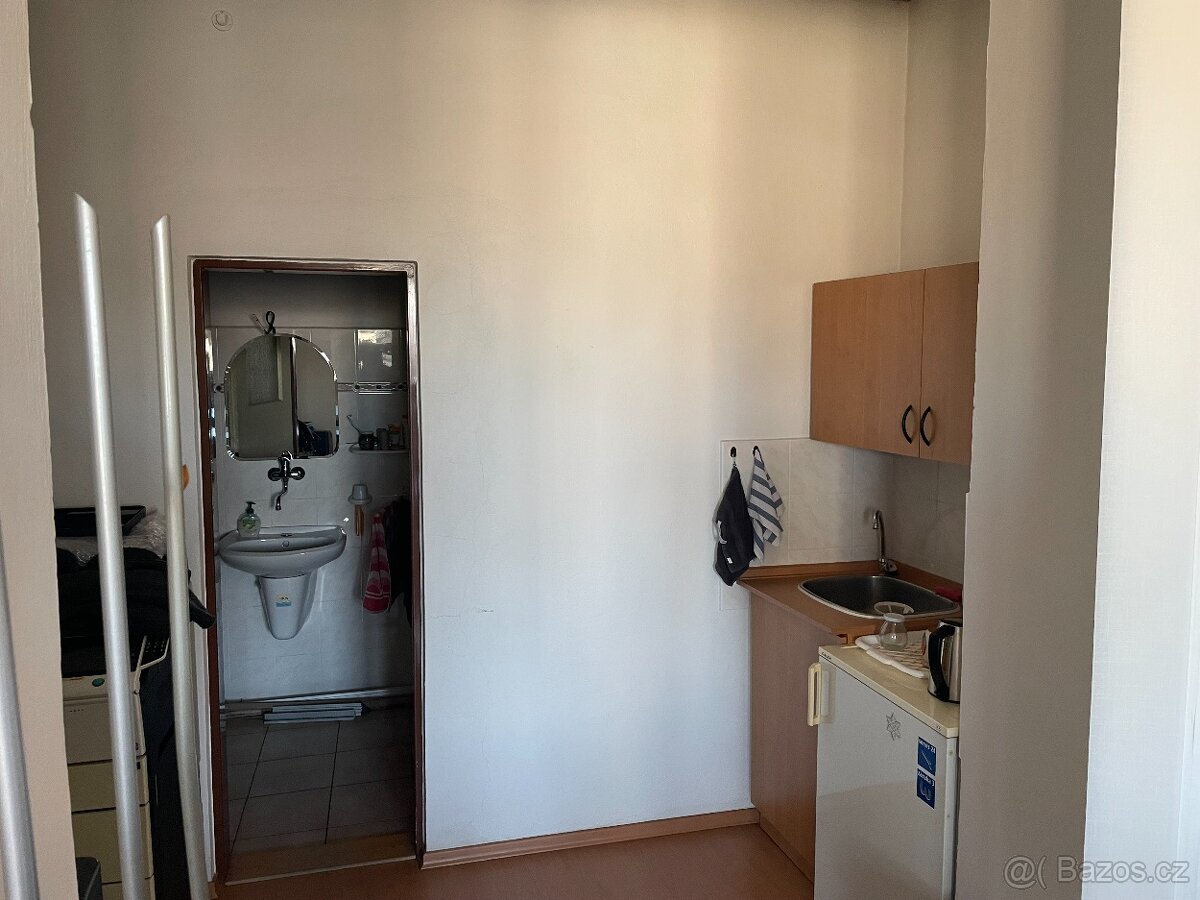 Obchodní a kancelářské prostory na náměstí v Bruntále - 5