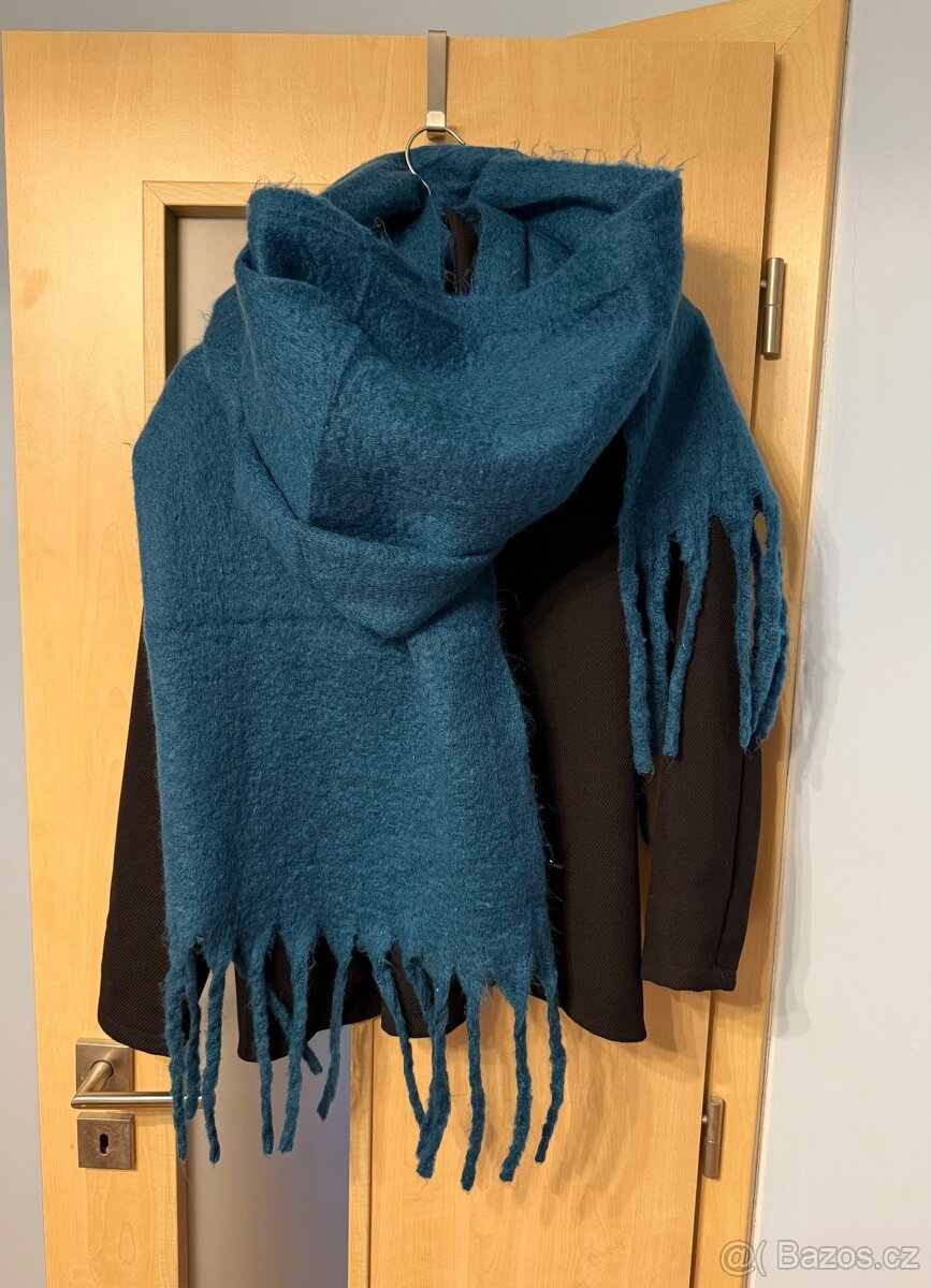 Petrolejová velká zimní šála z Barcelony, nová, sleva. - 5