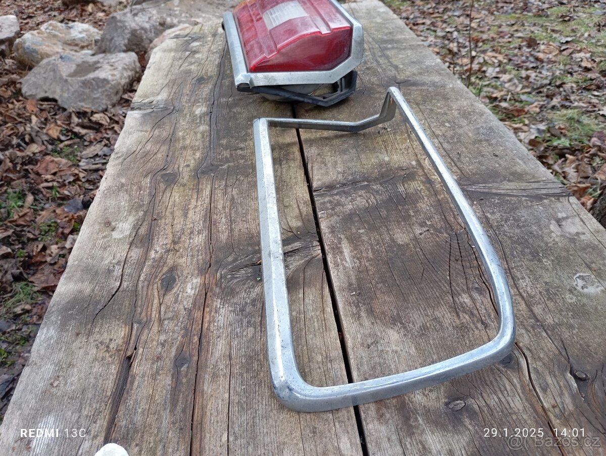 Zadní světlo a chrom rámečky BMW E12. - 5