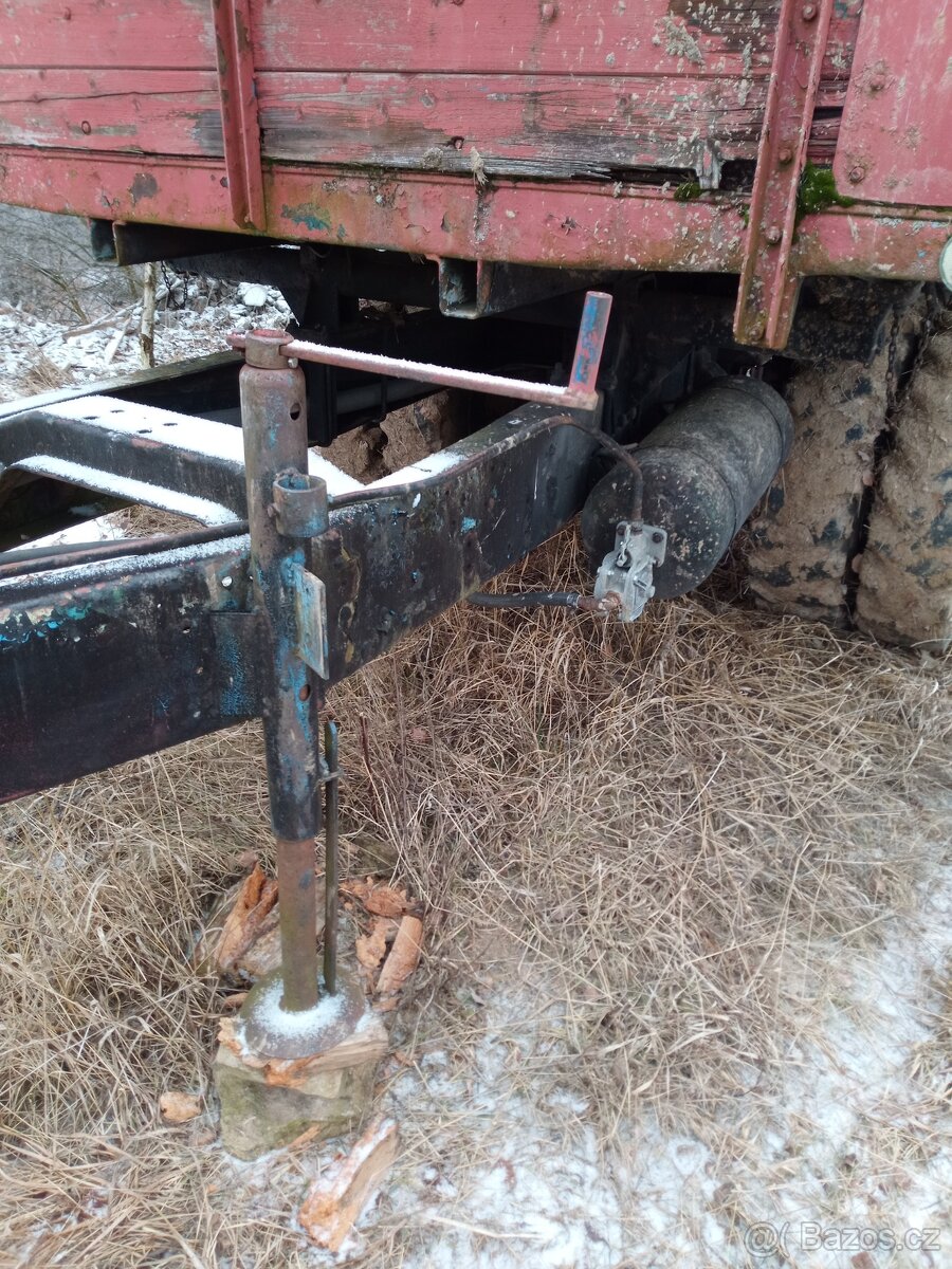 Sklápěcí přívěs za traktor. - 5