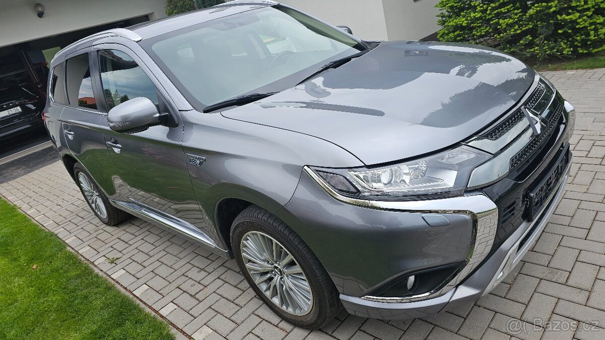 Mitsubishi Outlender 2.4 PHEV 165KW 4WD - 5
