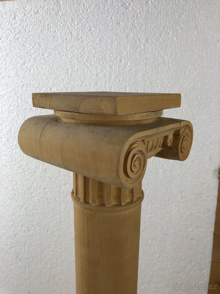 Vyřezávaný dřevěný stojan Antický sloup (NP004) - 5