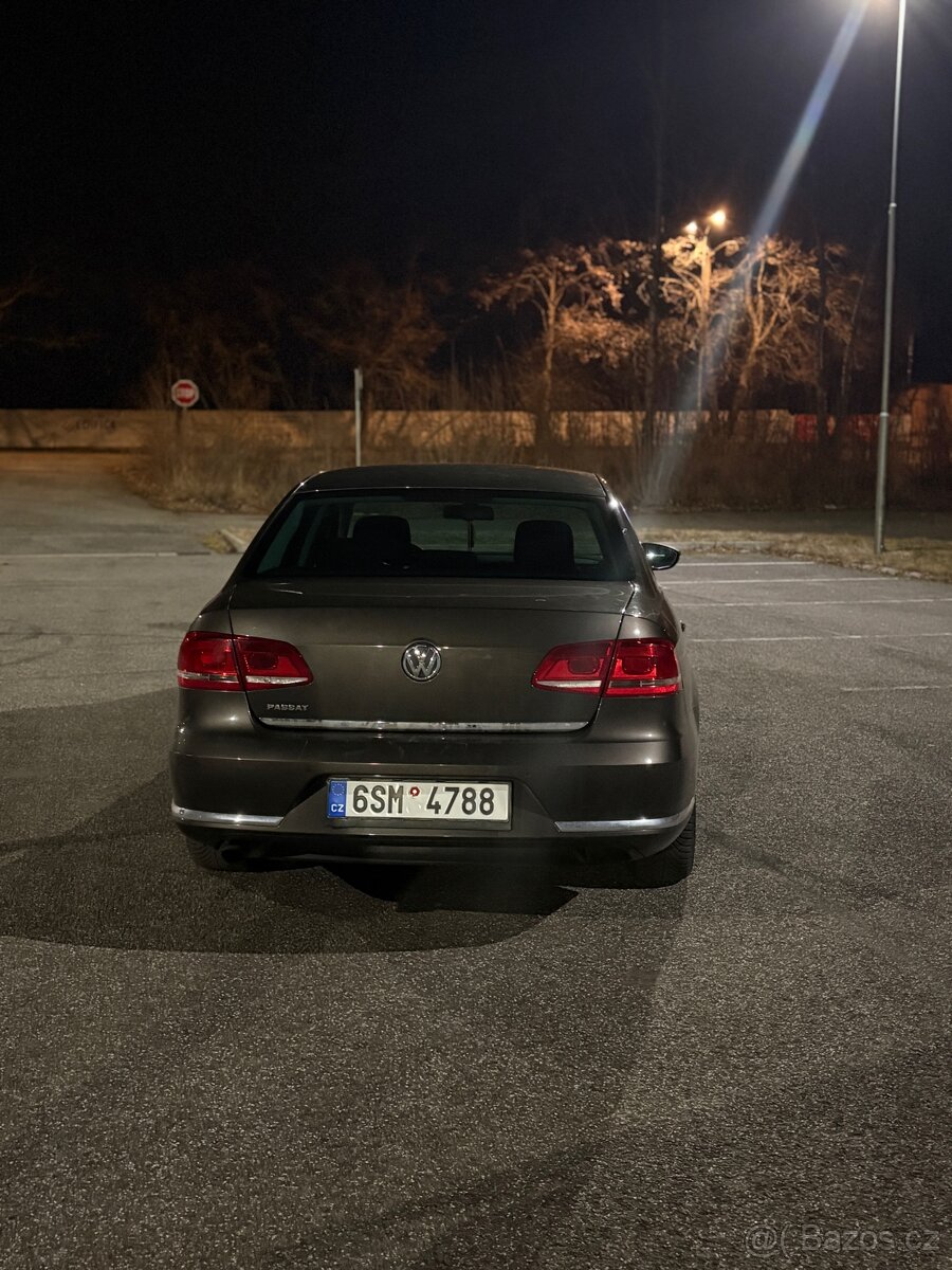 Auto Volkswagen passat B7 - 5