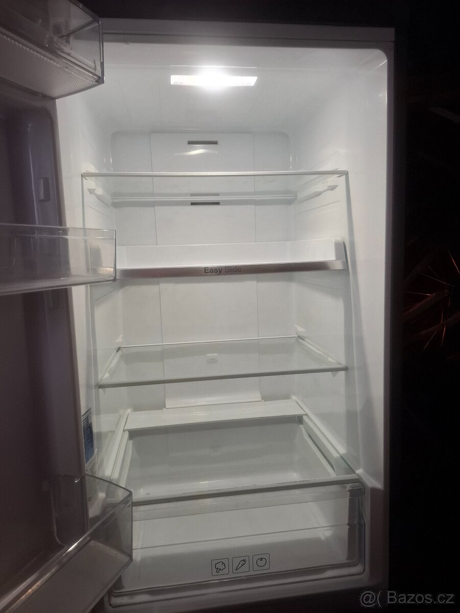 Lednice s mrazákem Samsung - 5