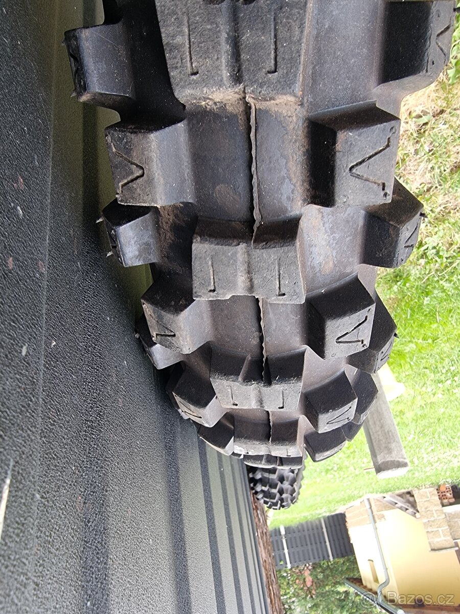 Moto pneu