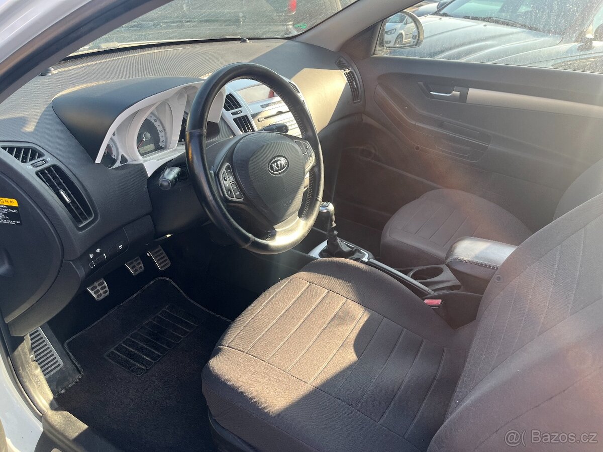 KIA PROCEED 1.6 CRDi Kupé - 5