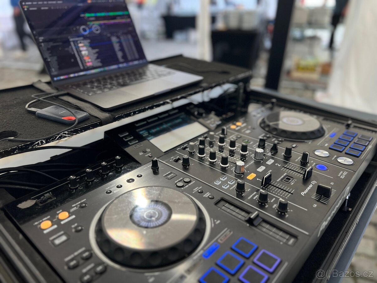 Pioneer XDJ RX-2 + UDG Case + Decksaver - 5