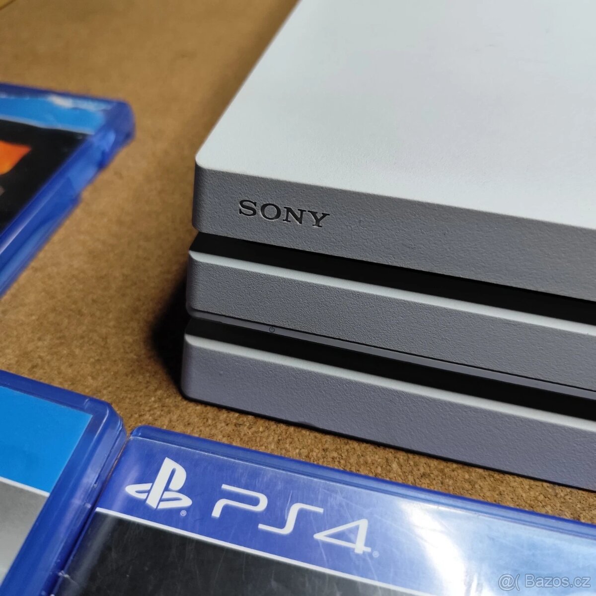 Playstation 4 PRO 1 TB + 8 her - 5