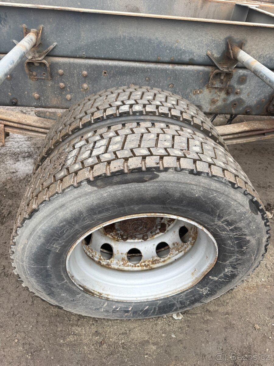 Kola + Pneu 305/70 r22,5 - 5