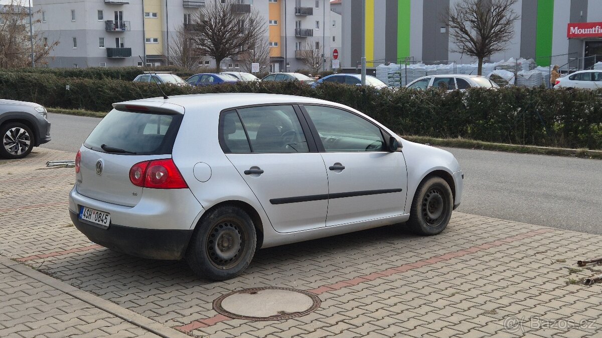 VW Golf 5 1,6 MPi - 5