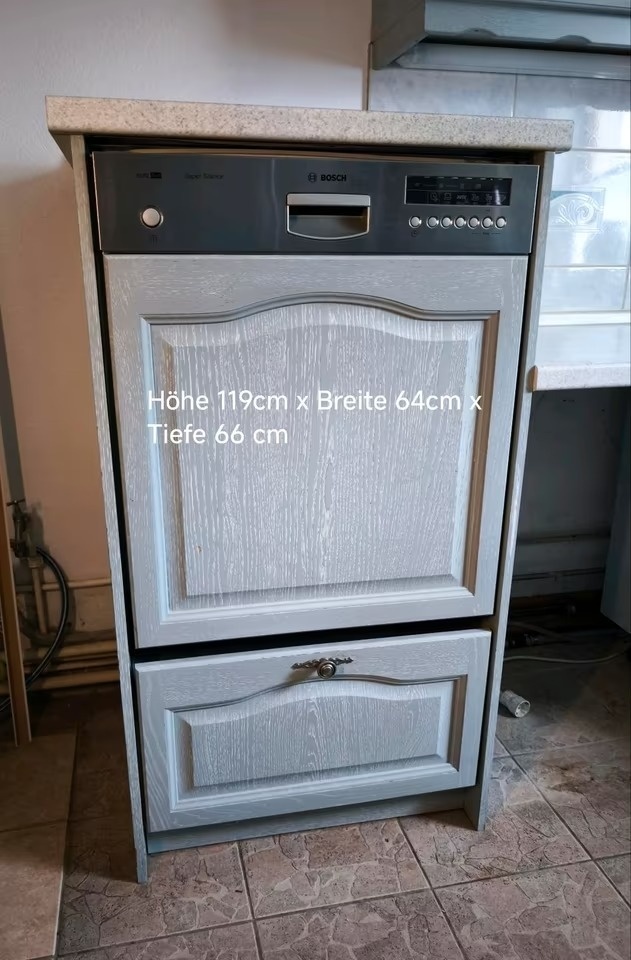 Elegantní kuchyňská linka z Německa se spotřebiči - 5