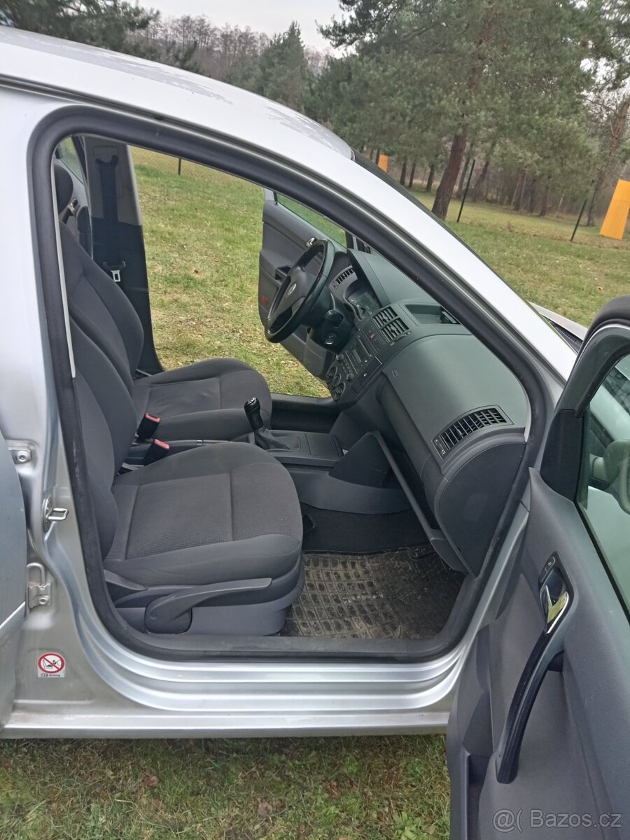 Prodam Volkswagen Polo 12 R. V. 2007 STK 2027.11 - 5