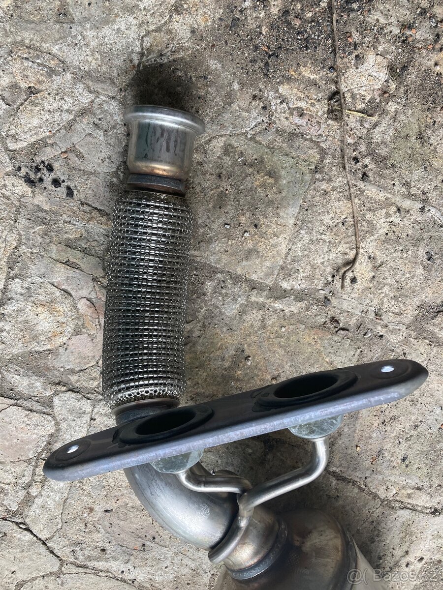 Katalyzátor včetně škrtící klapky - 5