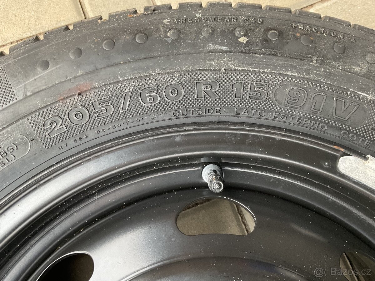 Pneu MICHELIN 205/60 R15 - 5