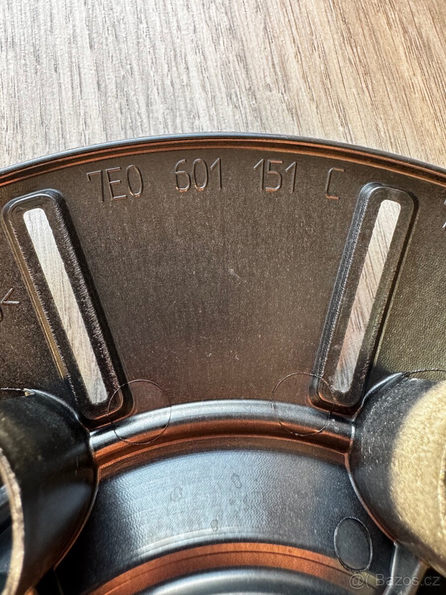 Středové kryty šroubů VW Transporter T6 - 5