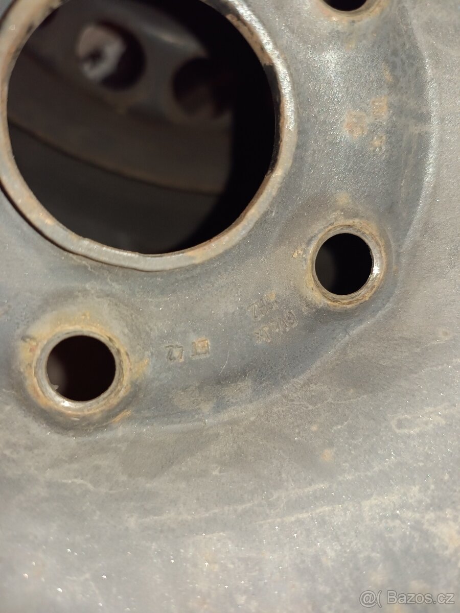 Plechové disky + zimní pneumatiky Nexen 205/55 R16 - 5