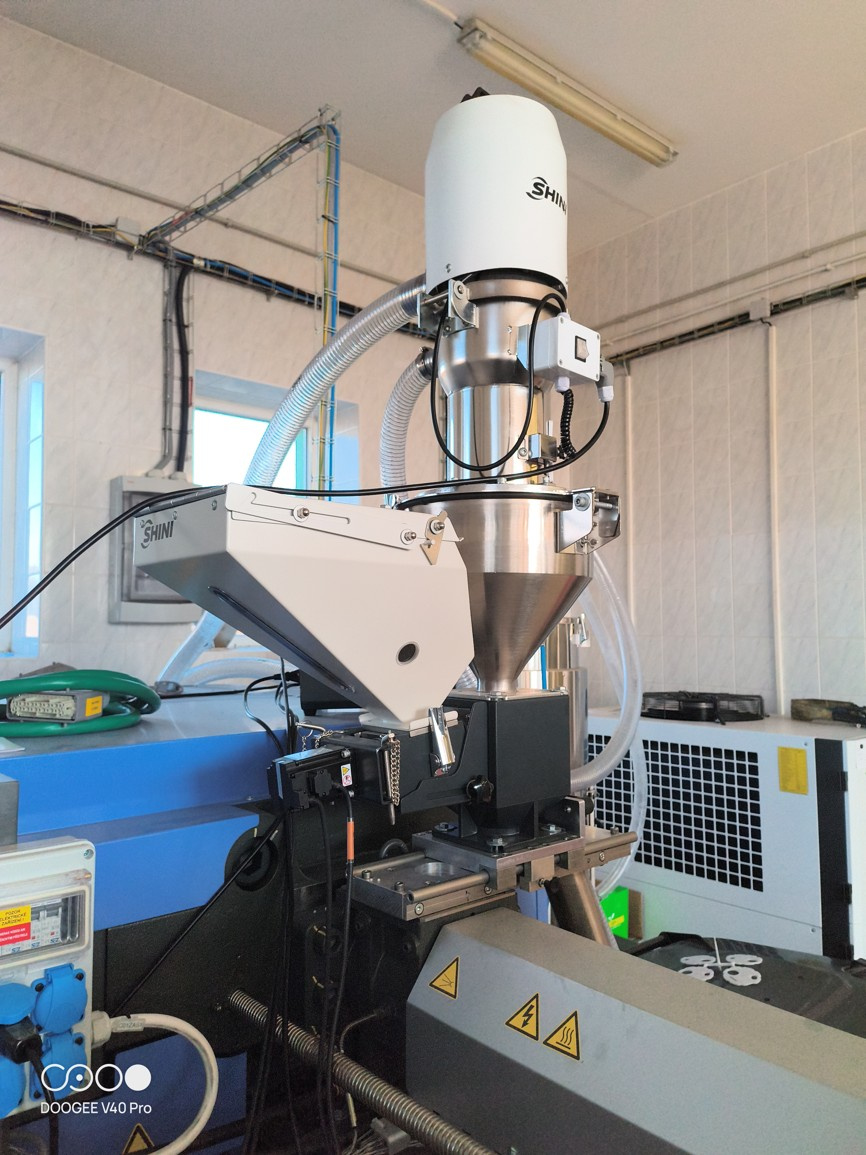 Vstřikovací li JSW, J100ADS-180U - 5