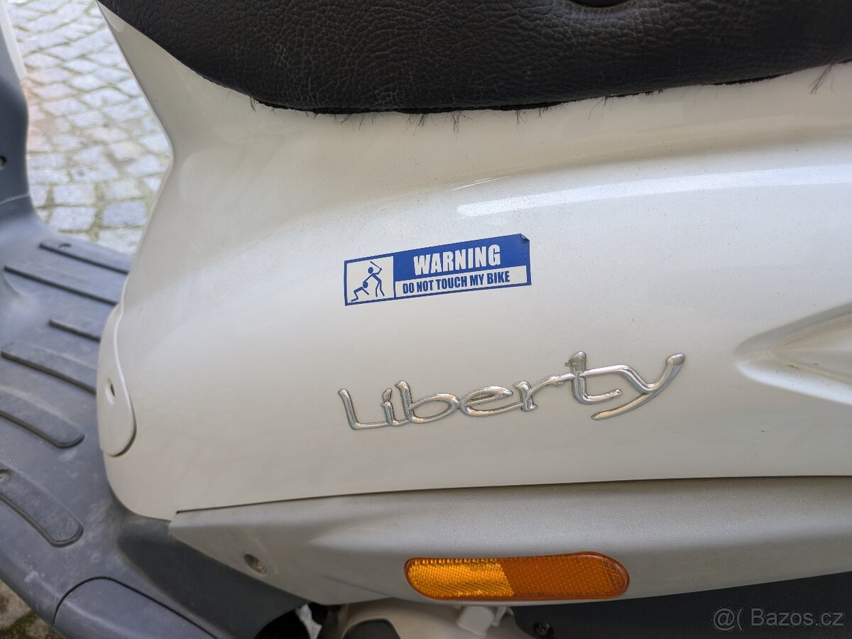Piaggio Liberty 125 s velkým kufrem /boxem - 5