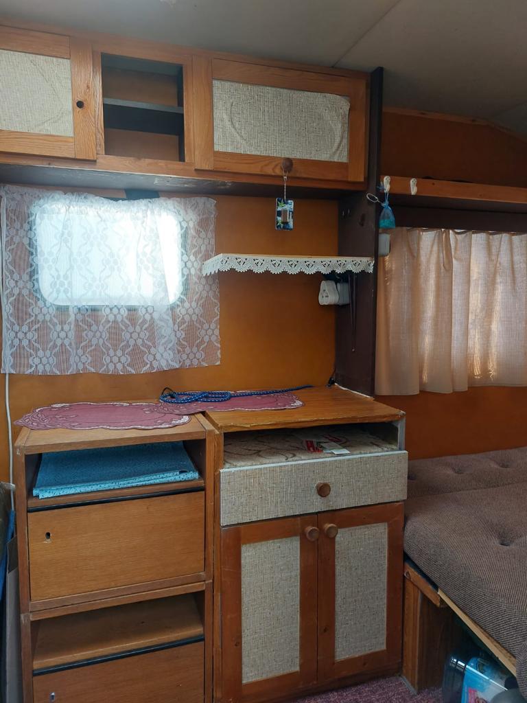 Prodám karavan s předstanem - 5