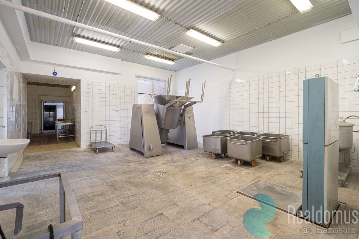 Prodej, komerční areál 512 m2, pozemek 2.346 m2, Křenov, Čes - 5