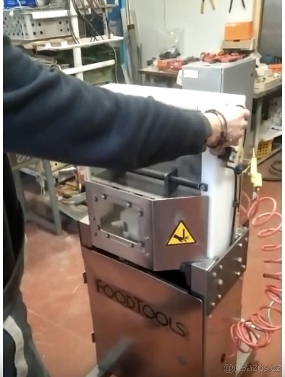 Kráječ dortu FOODTOOLS CS-4AA - 5