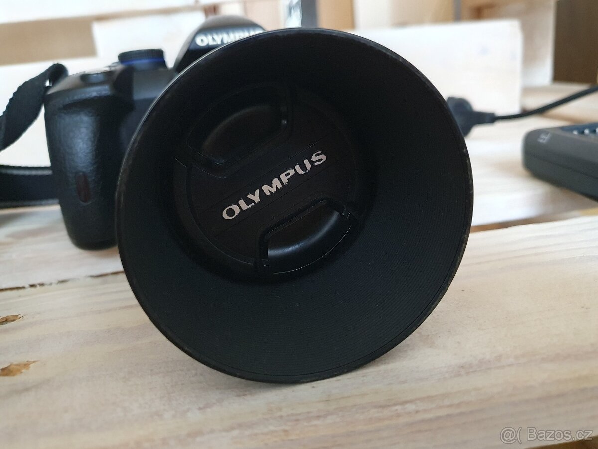 Olympus E-520, dva objektivy, dvě baterie, batoh, karty. - 5