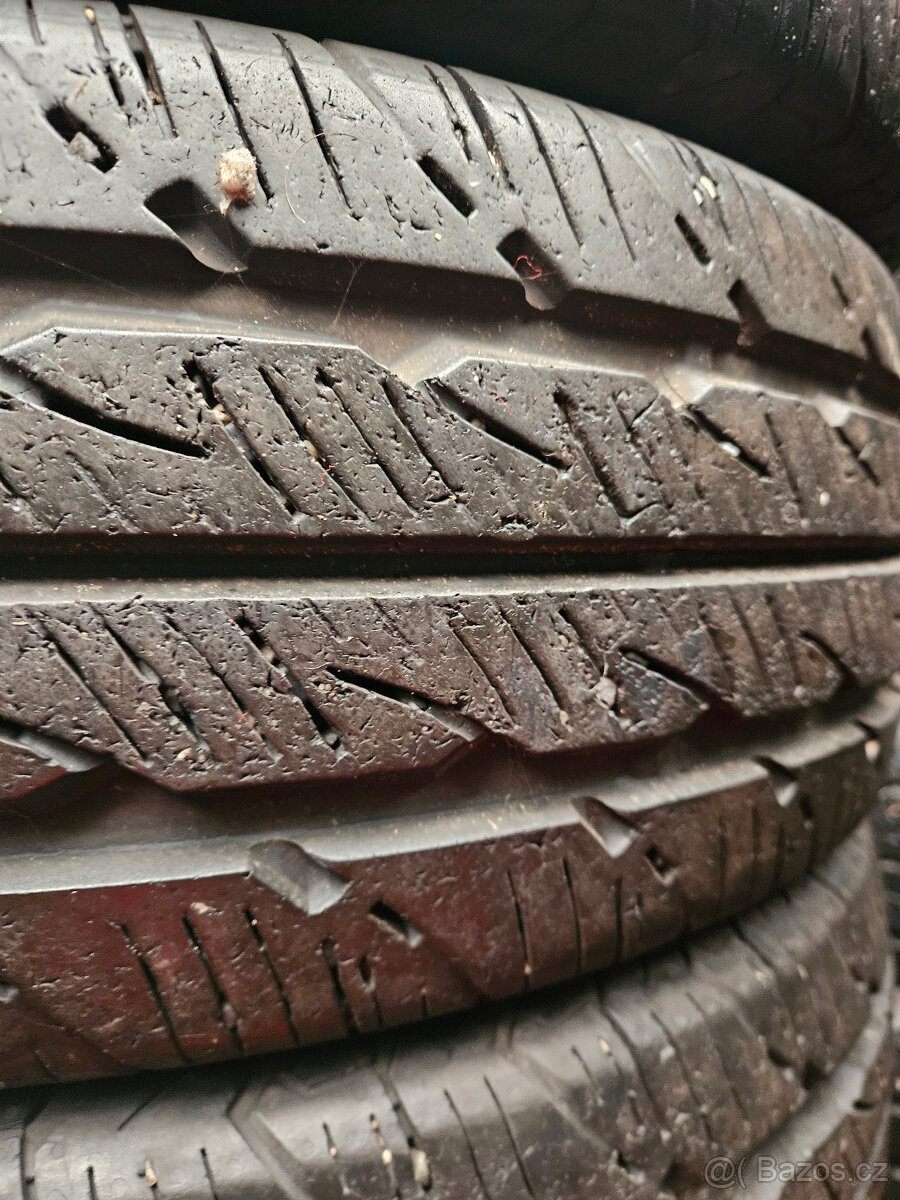 215/70R15C 109/107R Uniroyal Rain Max - 5