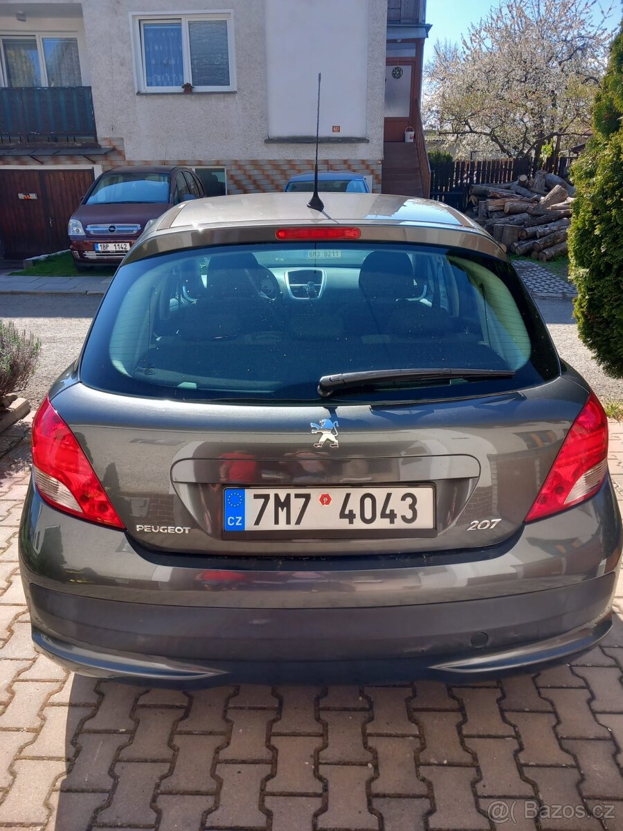 Peugeot 207 1.4i - 5