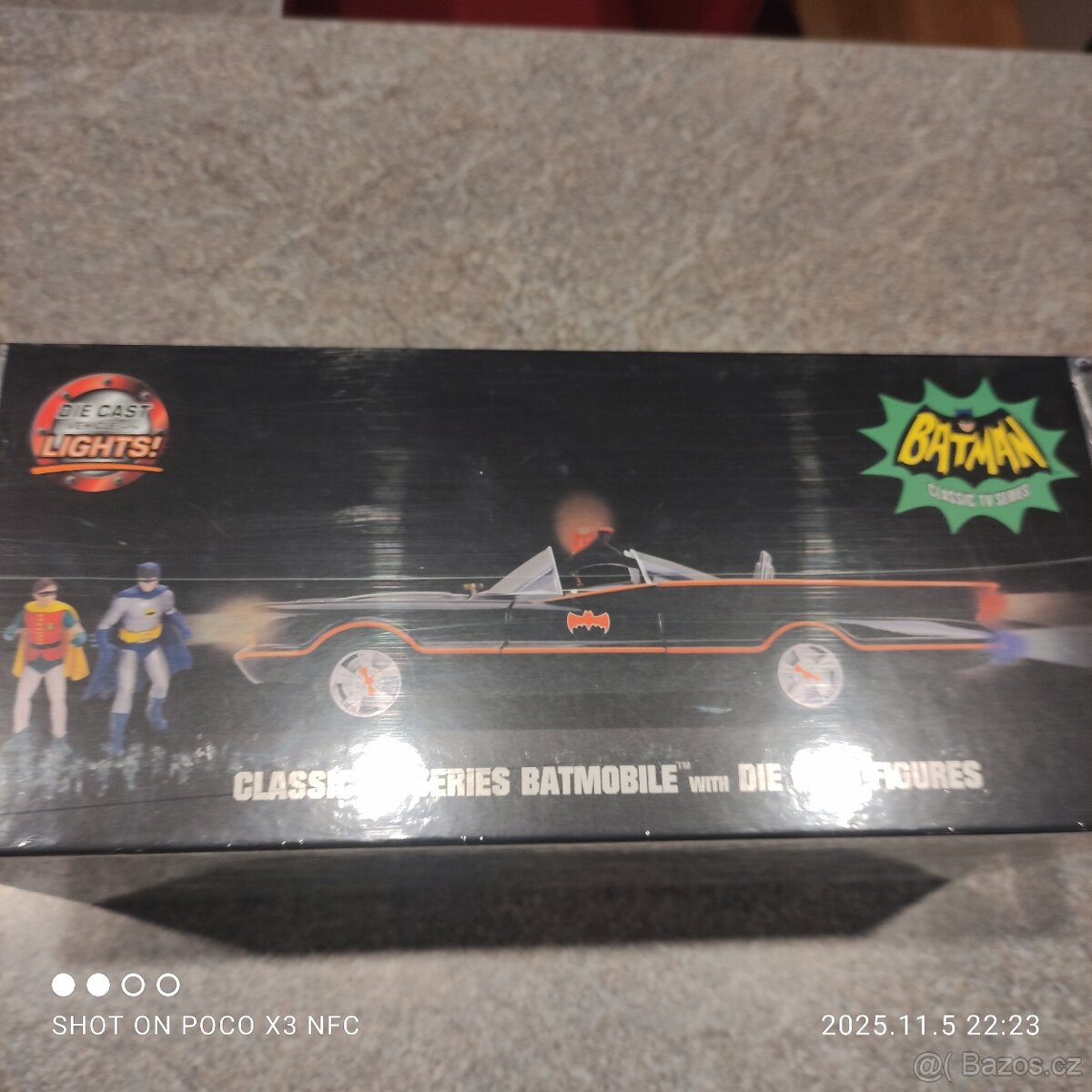 Batmobil 1:18 - 5
