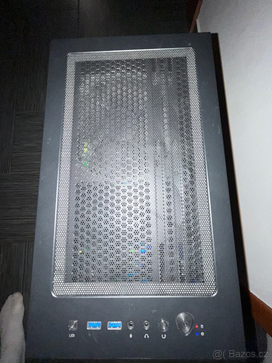 Prodám výkonný počítač hal3000 - 5