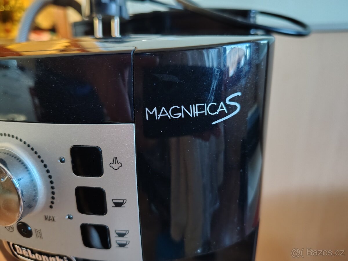 prodám DeLonghi Magnifica S - 5