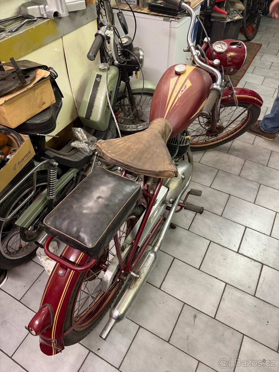 Monark 150 - 5