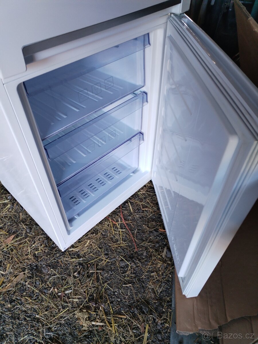 Lednice s mrazákem Beko - 5