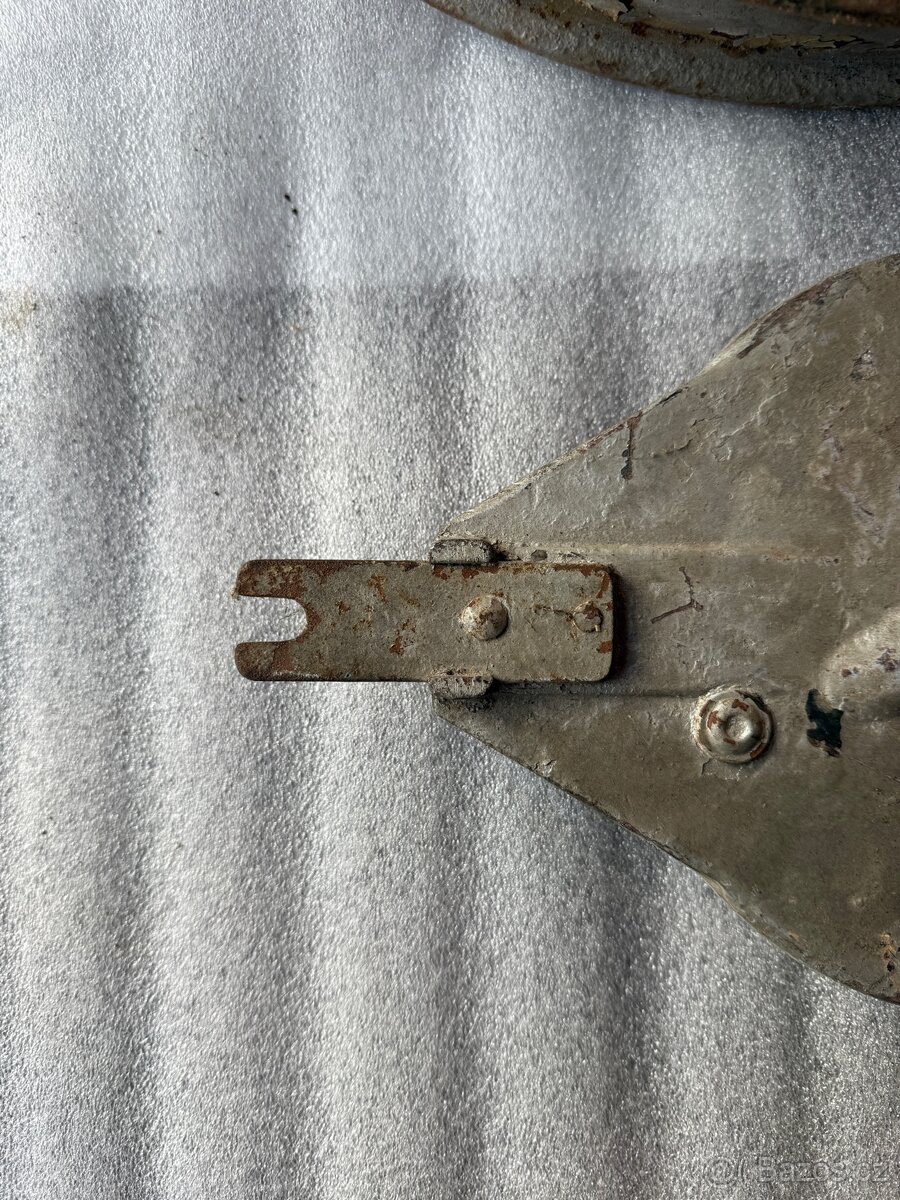 DKW - přední kolo s osou a brzdovým štítem - 5