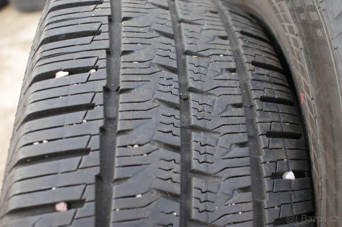 4ks pneu 225/70/15 C 2ks jsou zimni + 2ks celorocni 15C R15 - 5