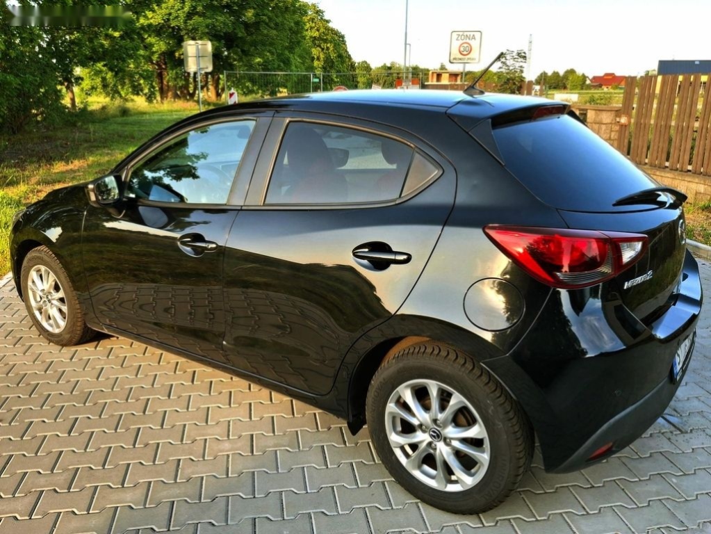 Mazda 2,1.5 benzin 1 - 5