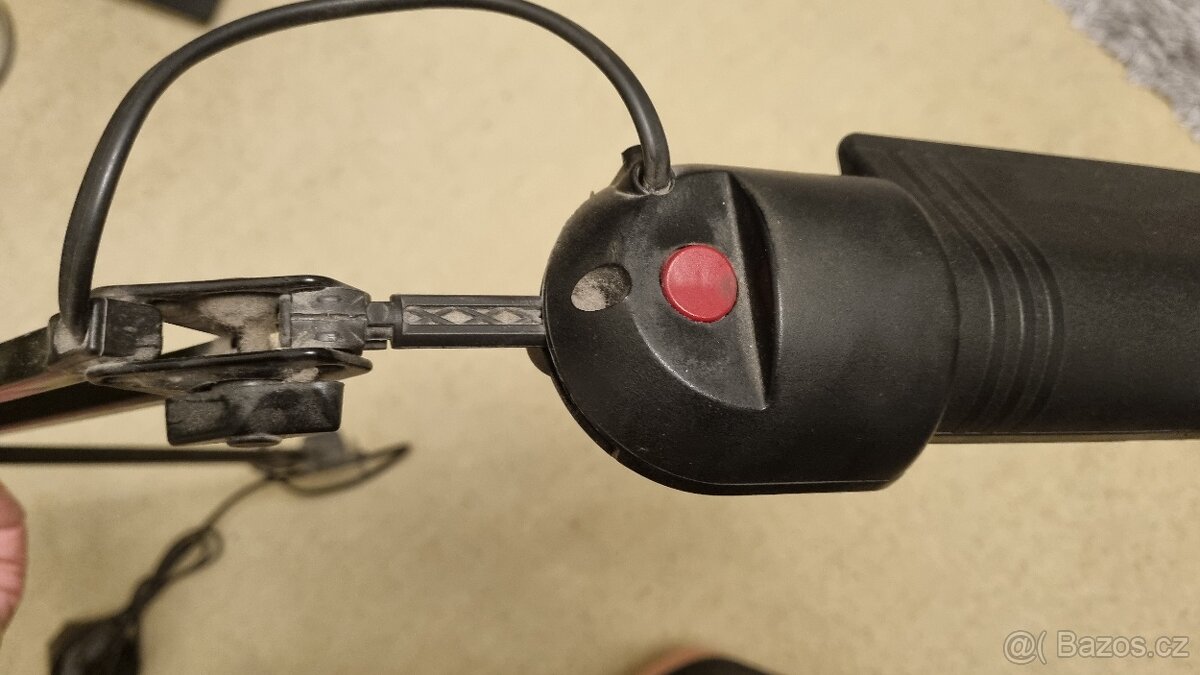 Stolní polohovatelná úsporná lampa - 5