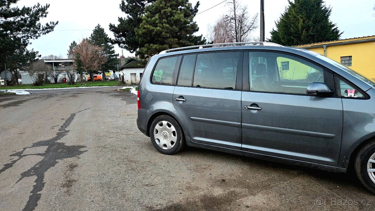 7, MISTNY VOLKSWAGEN TOURAN - 5