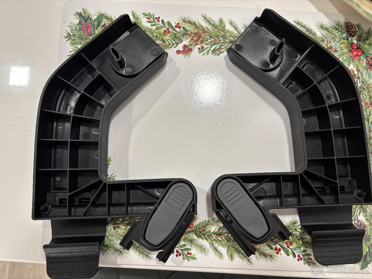 Adaptéry Thule (kočárek TUG3) na autosedačku - 5