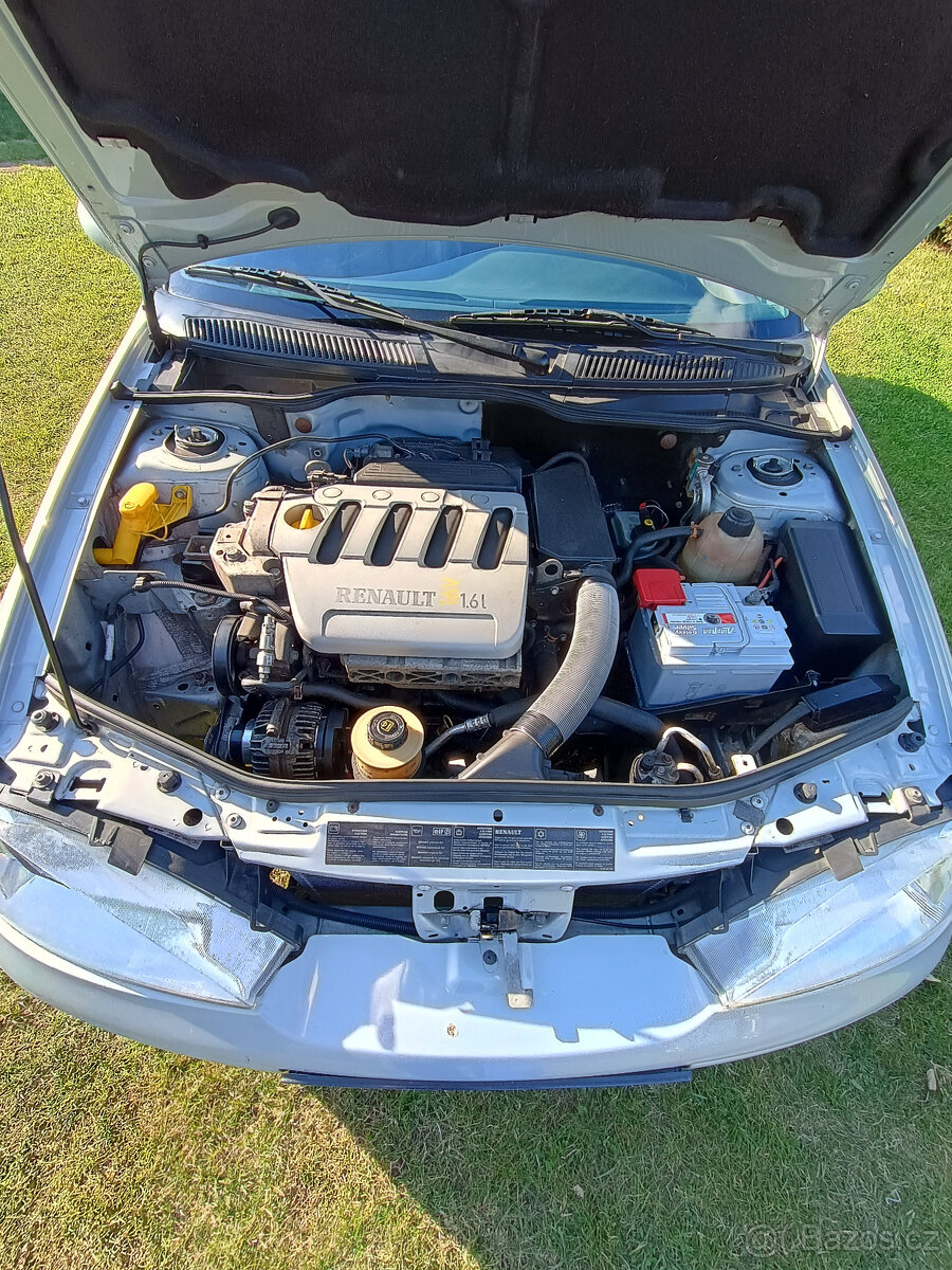 Prodám 2 x renault cabrio - 5