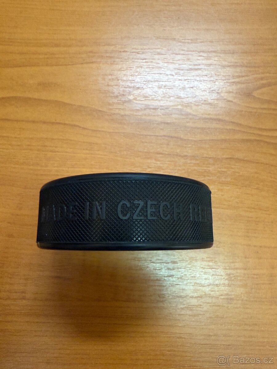 Zlatý puk OFFICIAL Rubena - MISTŘI MS 2024 kovová plaketa - 5