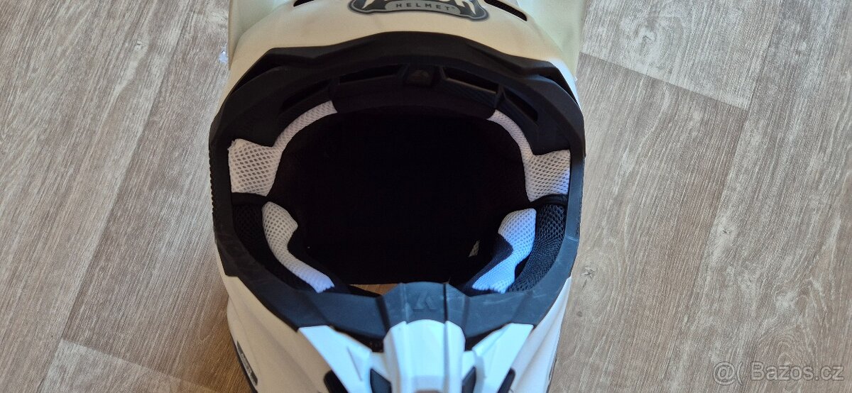 přilba STRYCKER Color, AIROH - 5