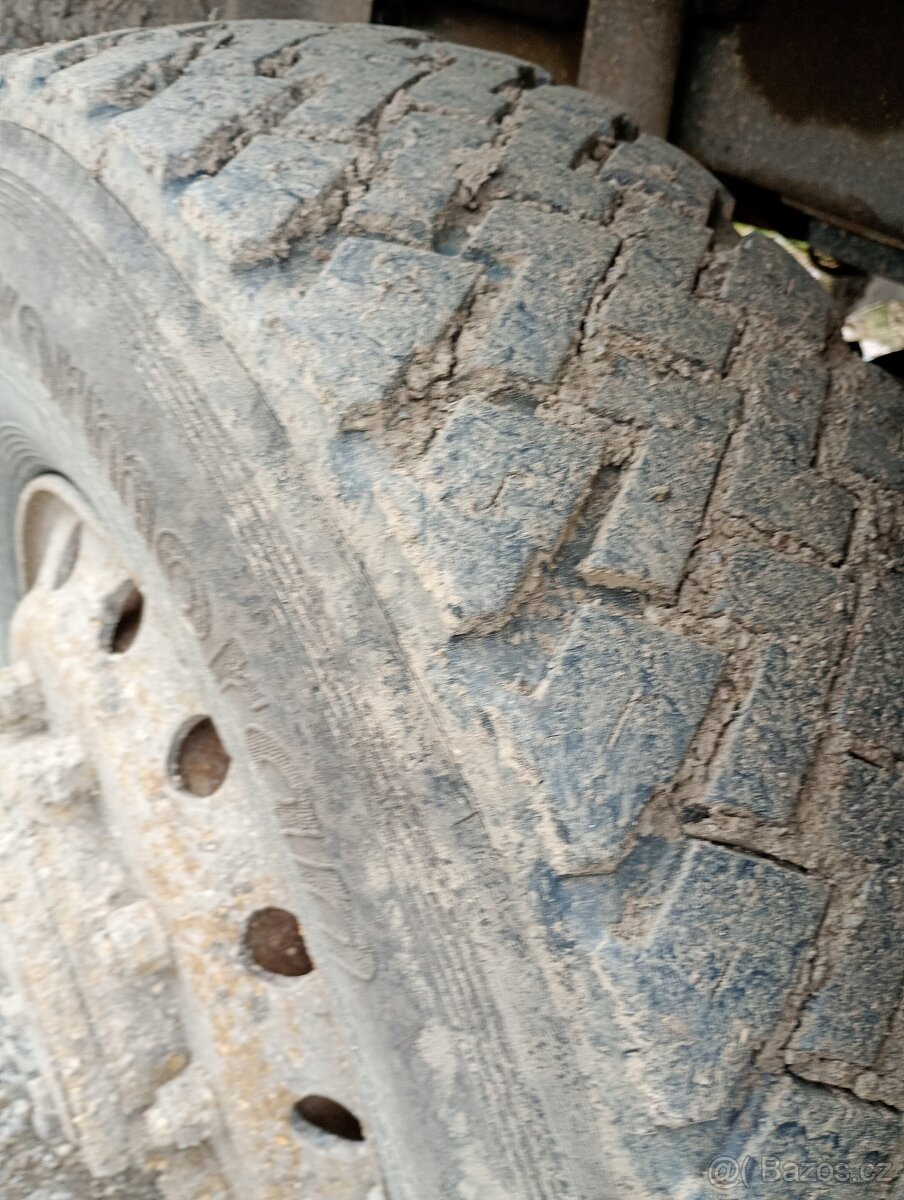 nosič kontejnerů 4x4 - 5