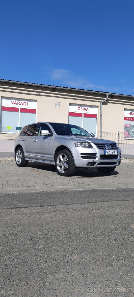 VW Touareg V10 5.0 TDI sleva - 5