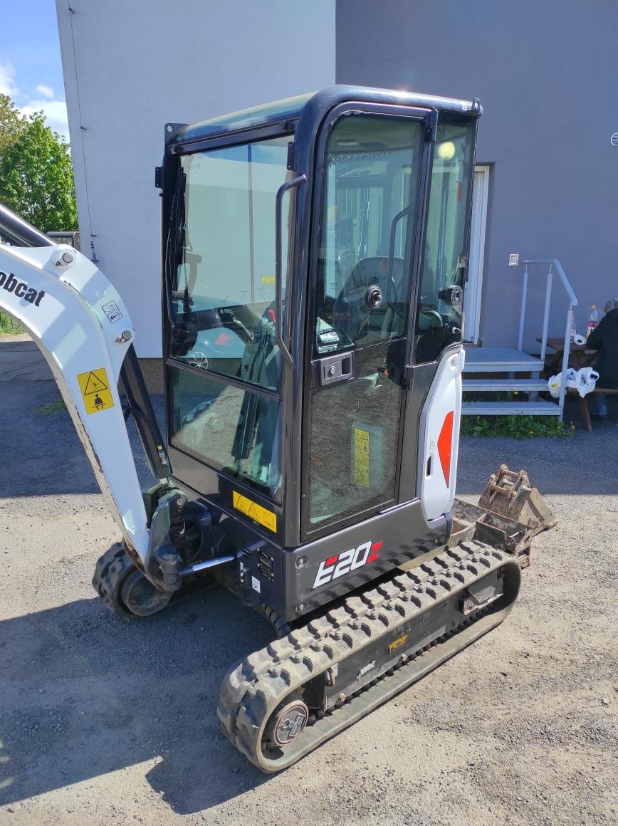 Minibagr Bobcat E20Z - 5