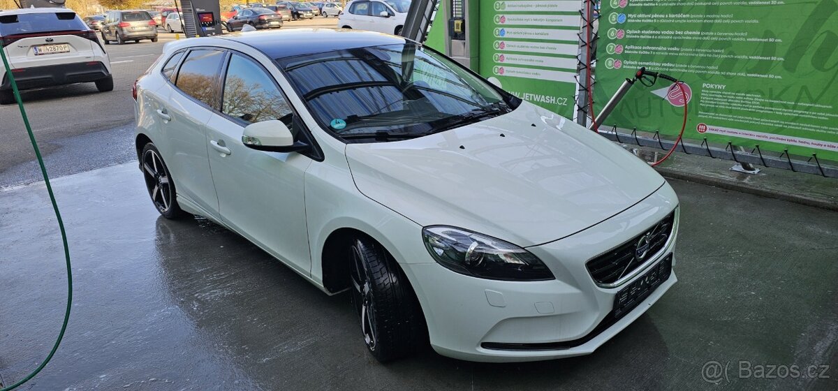 Volvo V40 D3 110kW - 5
