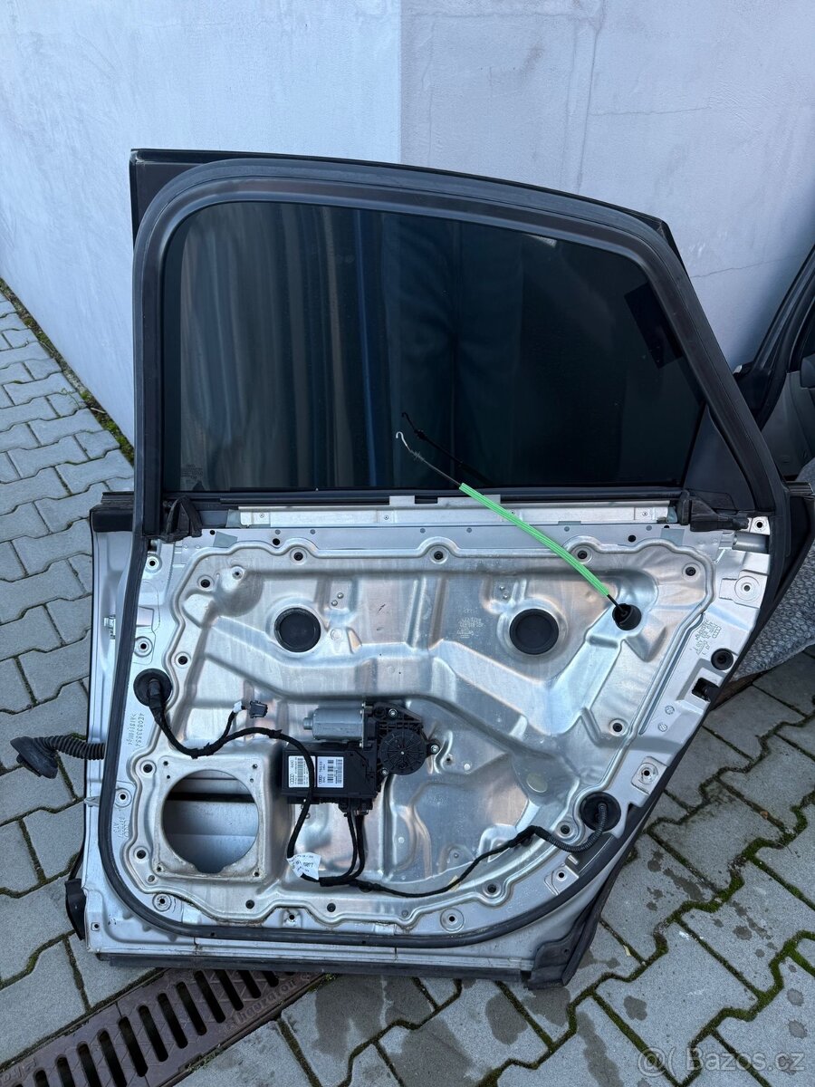 Dveře Audi A8 D3 A6 C6 A4 B7 B8 A3 8 P VW golf 6 - 5