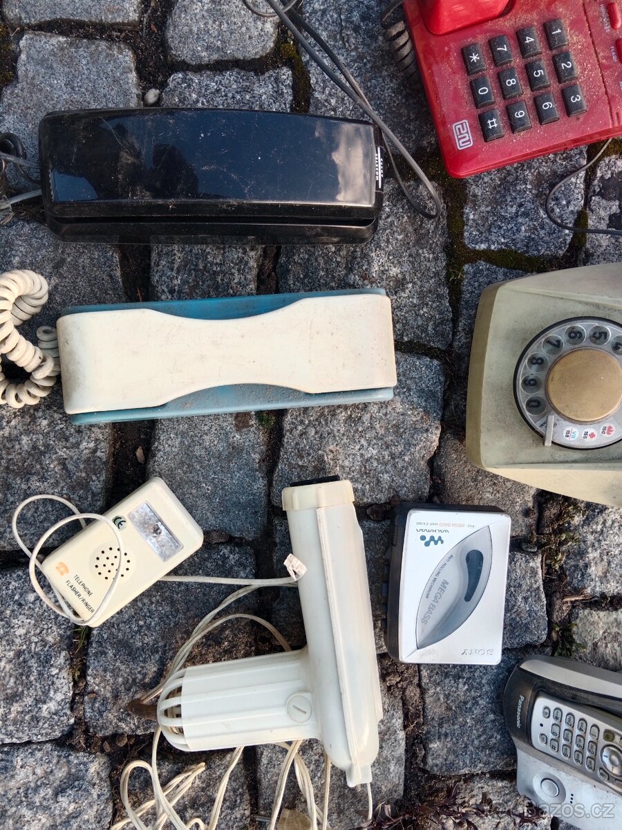 Staré telefony, elektro fén retro - 5