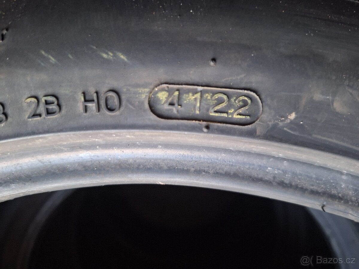 Prodám letní pneu 235/40/19 Hankook - 5